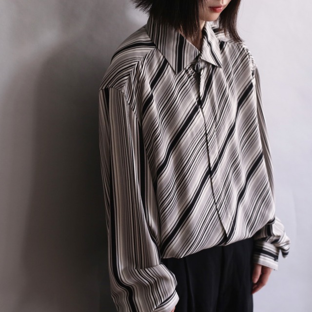 monotone slash stripe design l/s fly front shirt