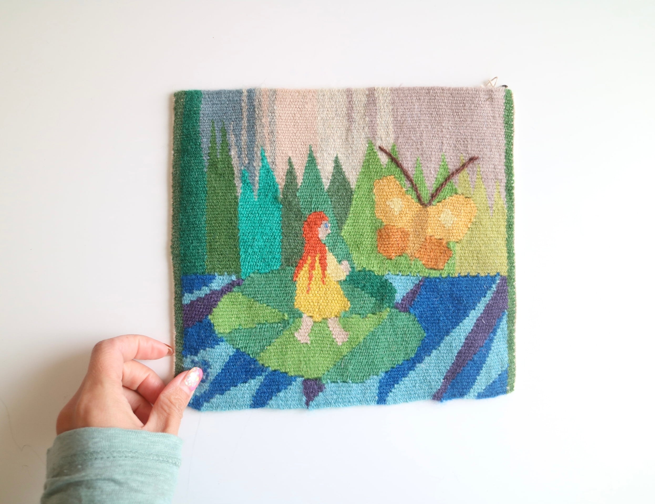 スウェーデンで見つけたツヴィスト刺繍のタペストリー No.6747