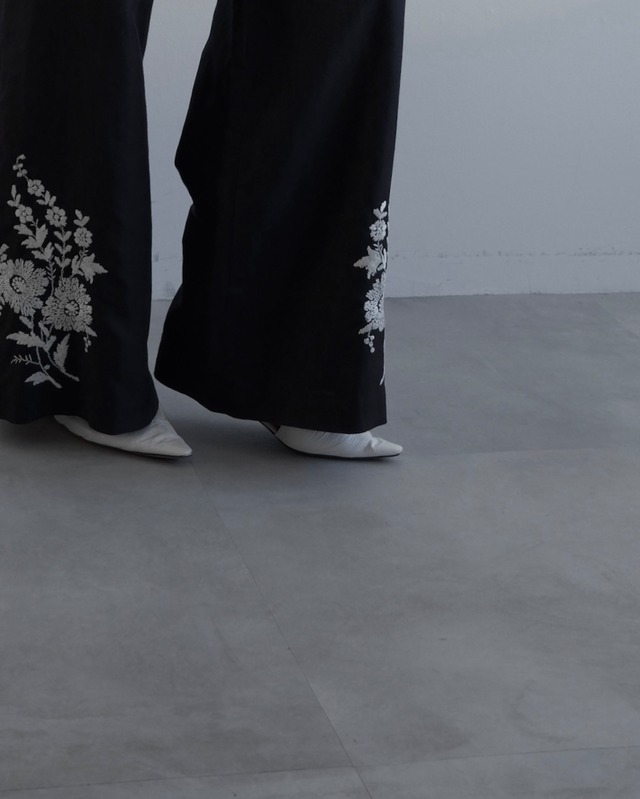tricot COMME des GARÇONS　FLOWER EMBROIDERED PANTS