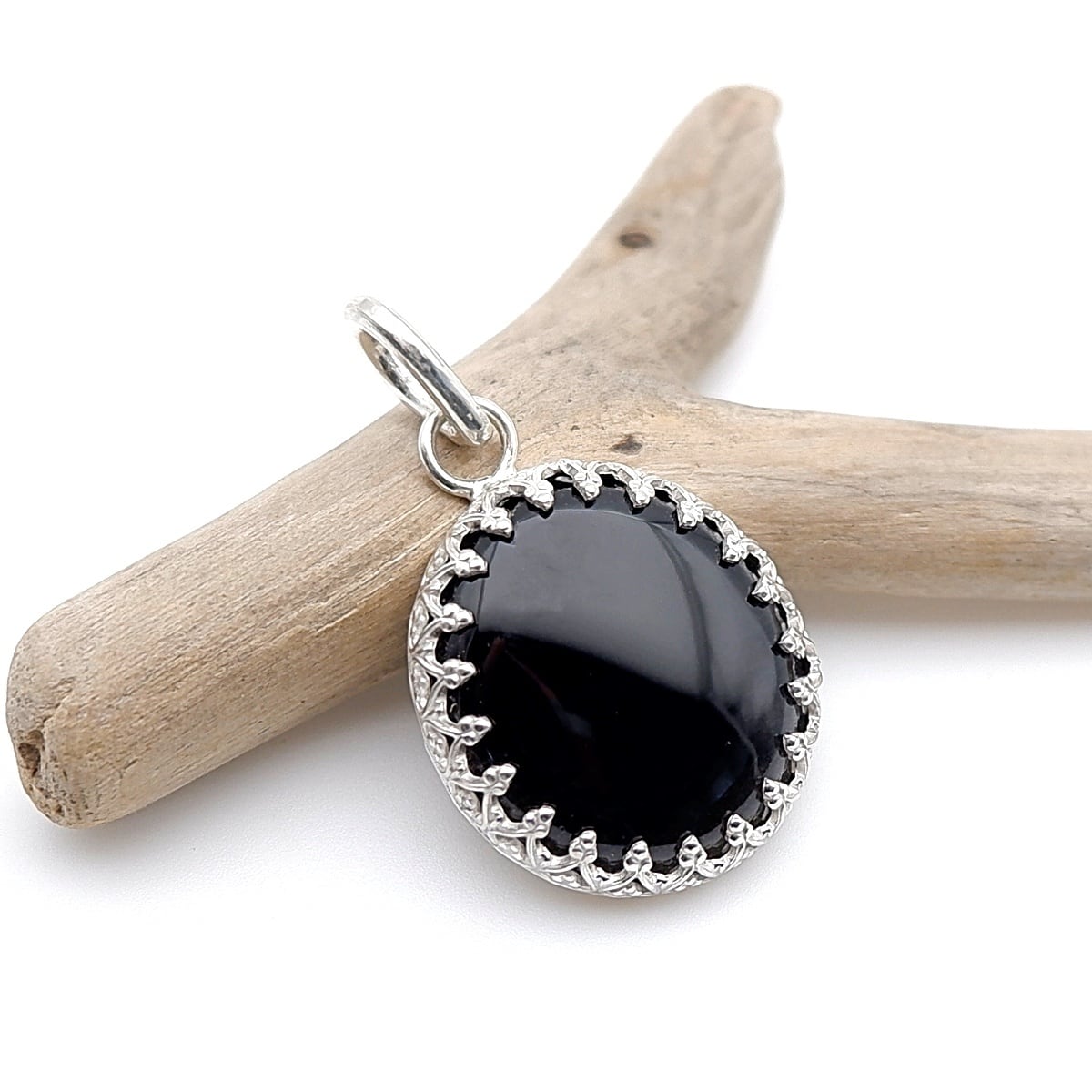 舞い踊る七色紙吹雪～ レインボーコンフェッティサンストーンの