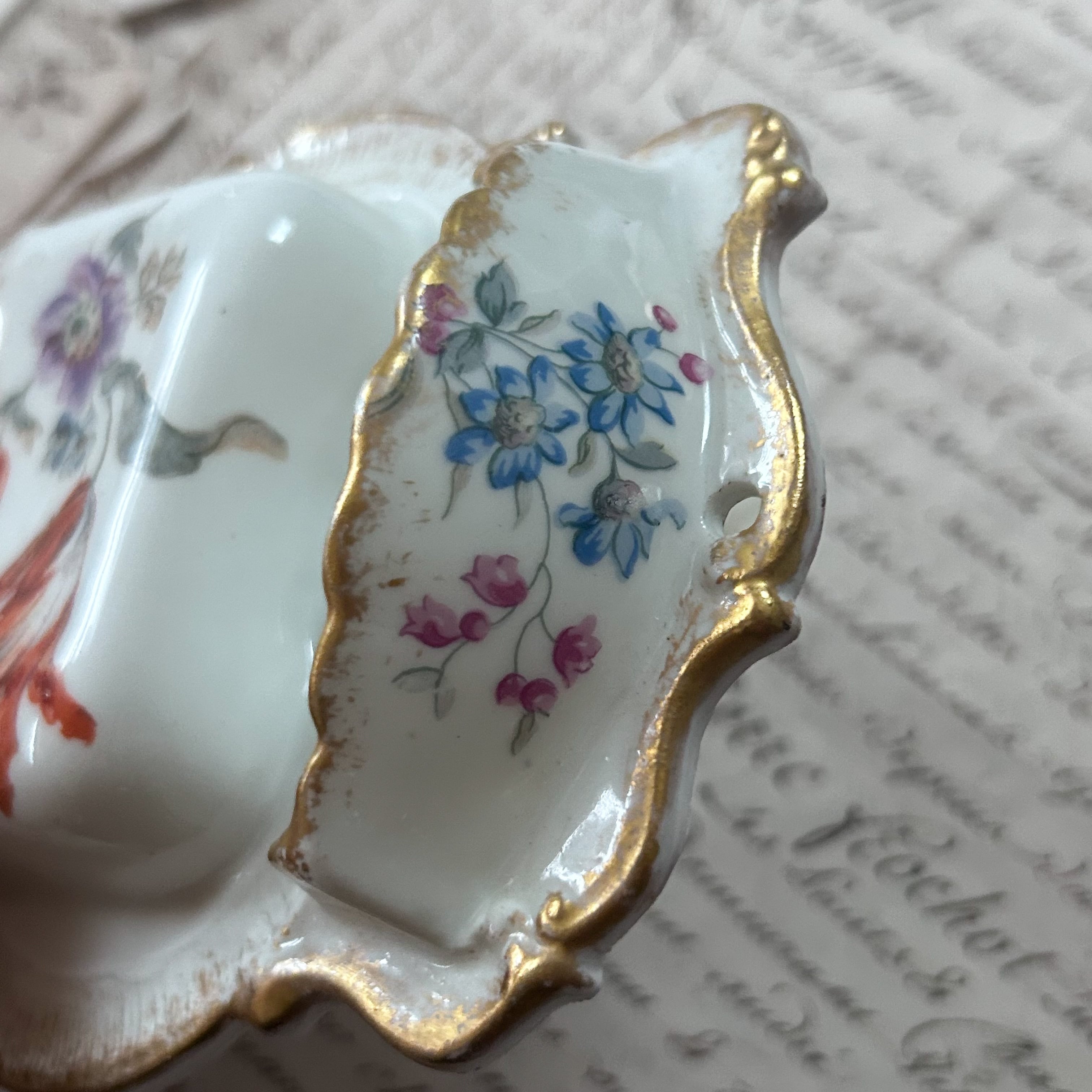 フランスアンティーク】ハンドペイントの花々が美しい聖水盤 | ｱﾝﾃｨｰｸ