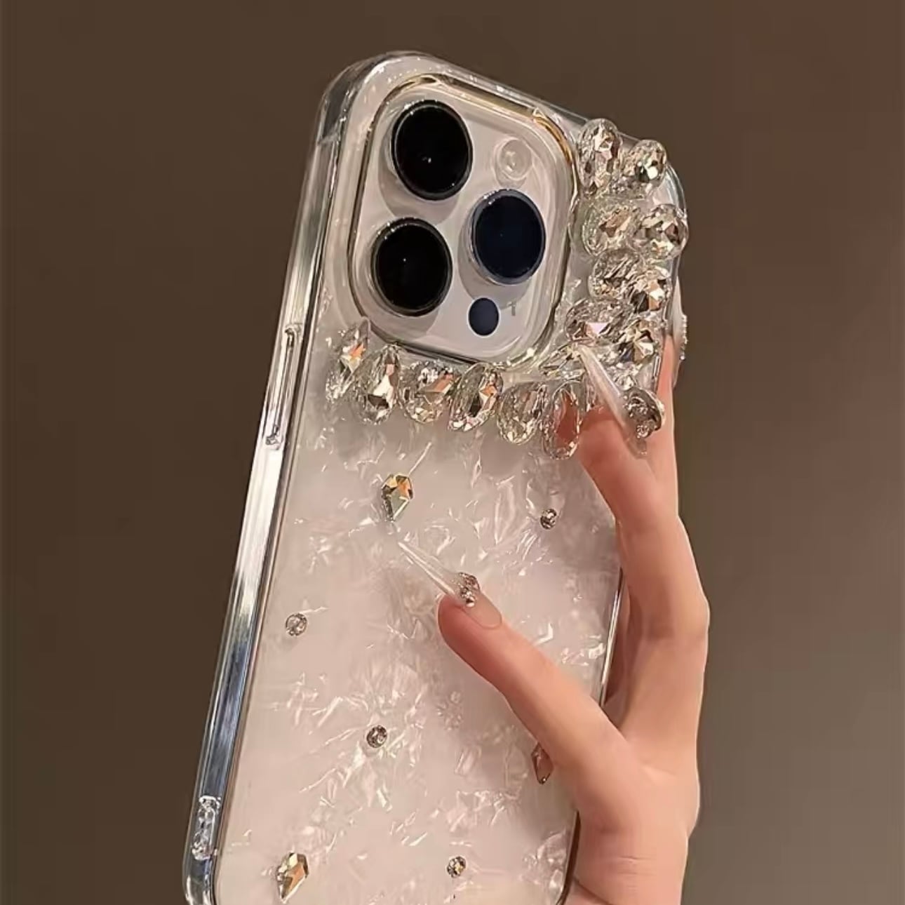 ストーンビジューシェルホワイトiPhoneケース | Matey