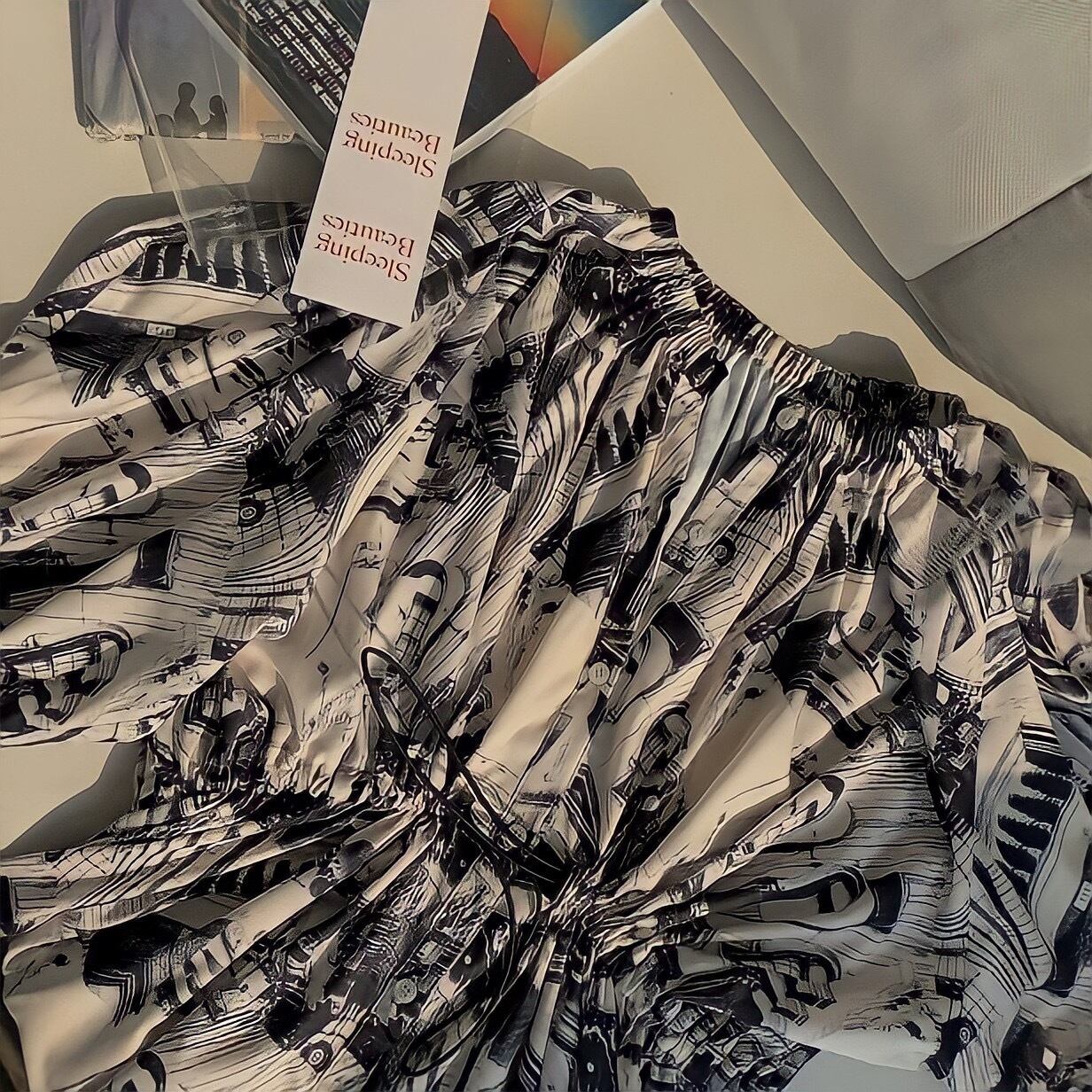 Monotone Retro Print Onepiece 539 Entire