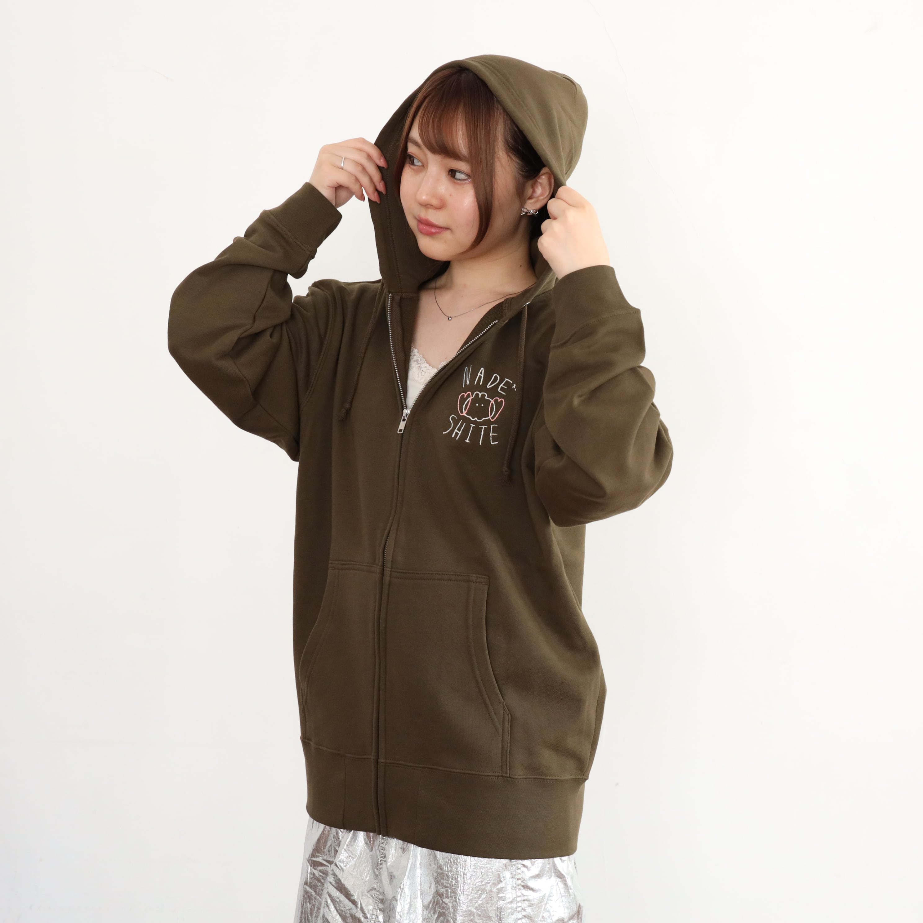 NADENADE刺繍ZIPパーカ/カーキ（MK-518) | もくもくちゃん公式
