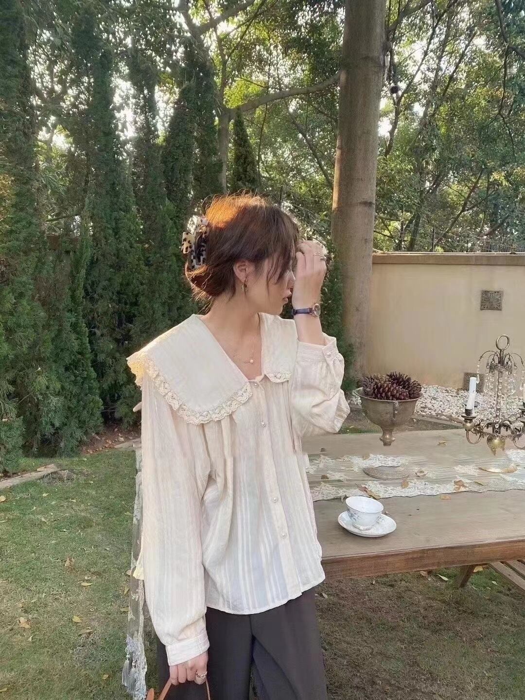 ビッグカラー　フリルブラウス　AJ2205-D18