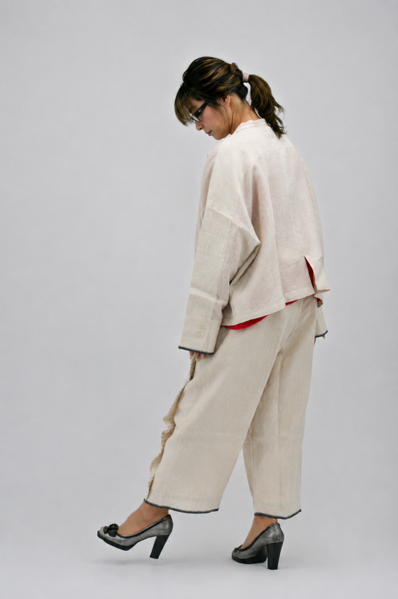 【BUNON】 Ruffle Tuck Pants 　Ecru / Charcoal