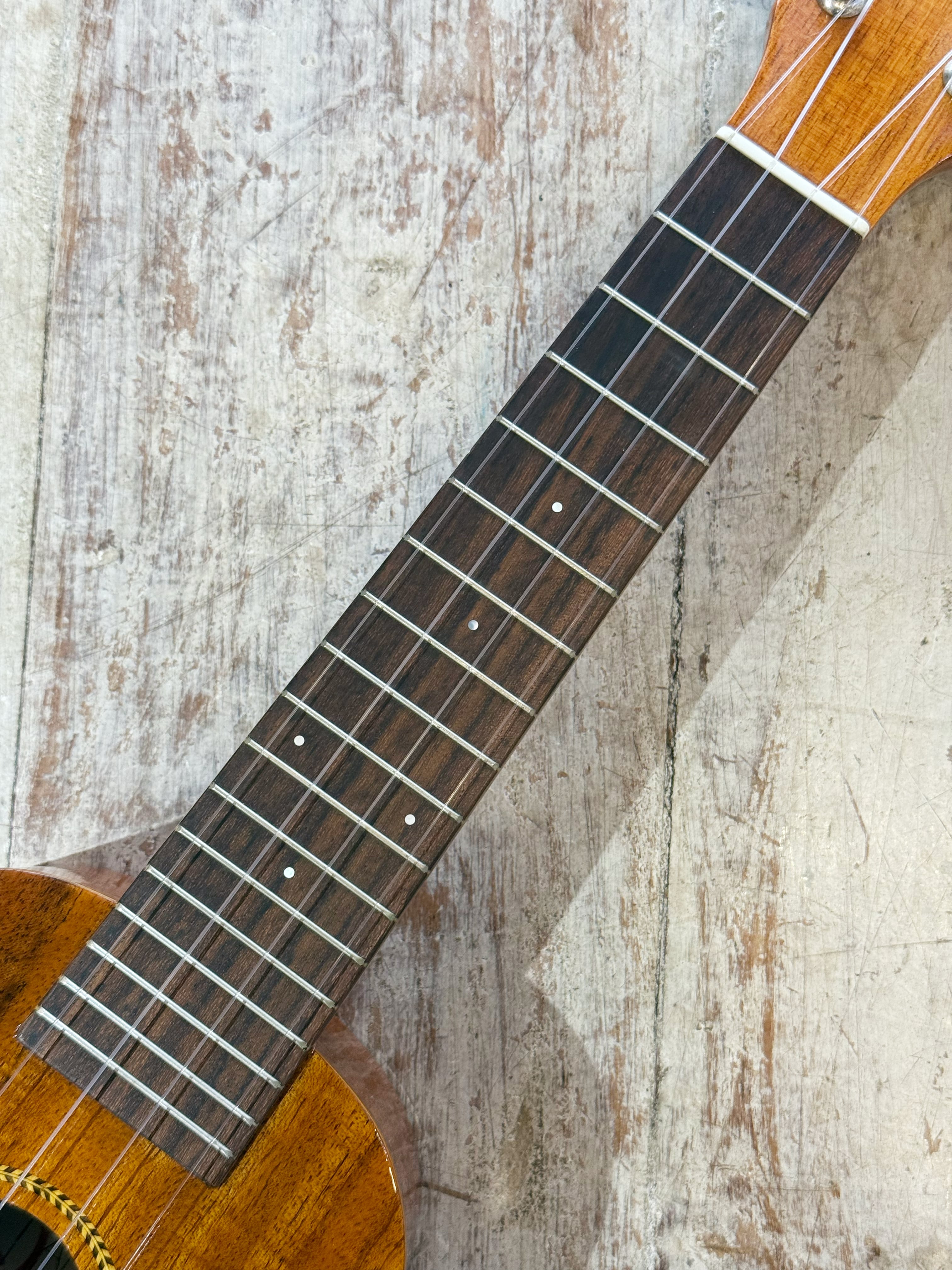 Famous フェイマス ウクレレ FS-8LN ハワイアンコア ソプラノ 14