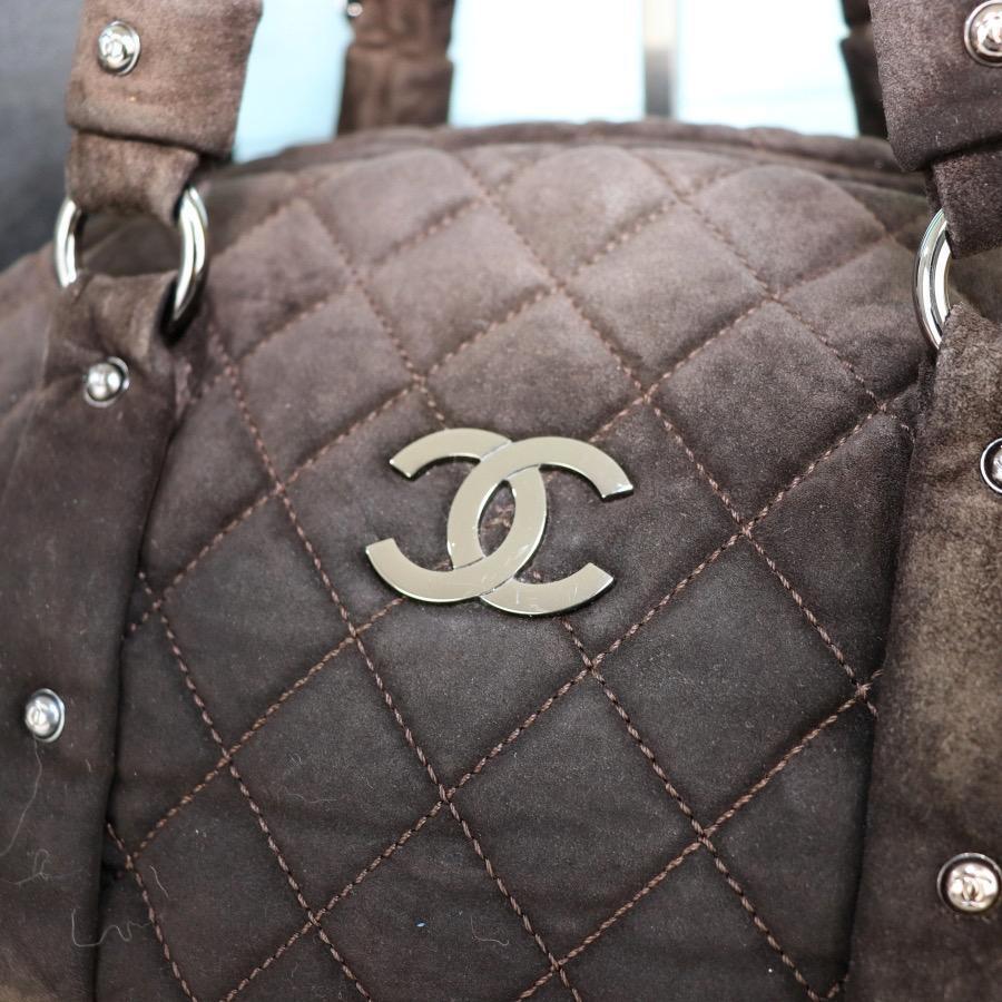 CHANEL スエードショルダーバッグ 茶色 ココマーク ワイルド CHANEL スエードショルダーバッグ 茶色 ココマーク ワイルド