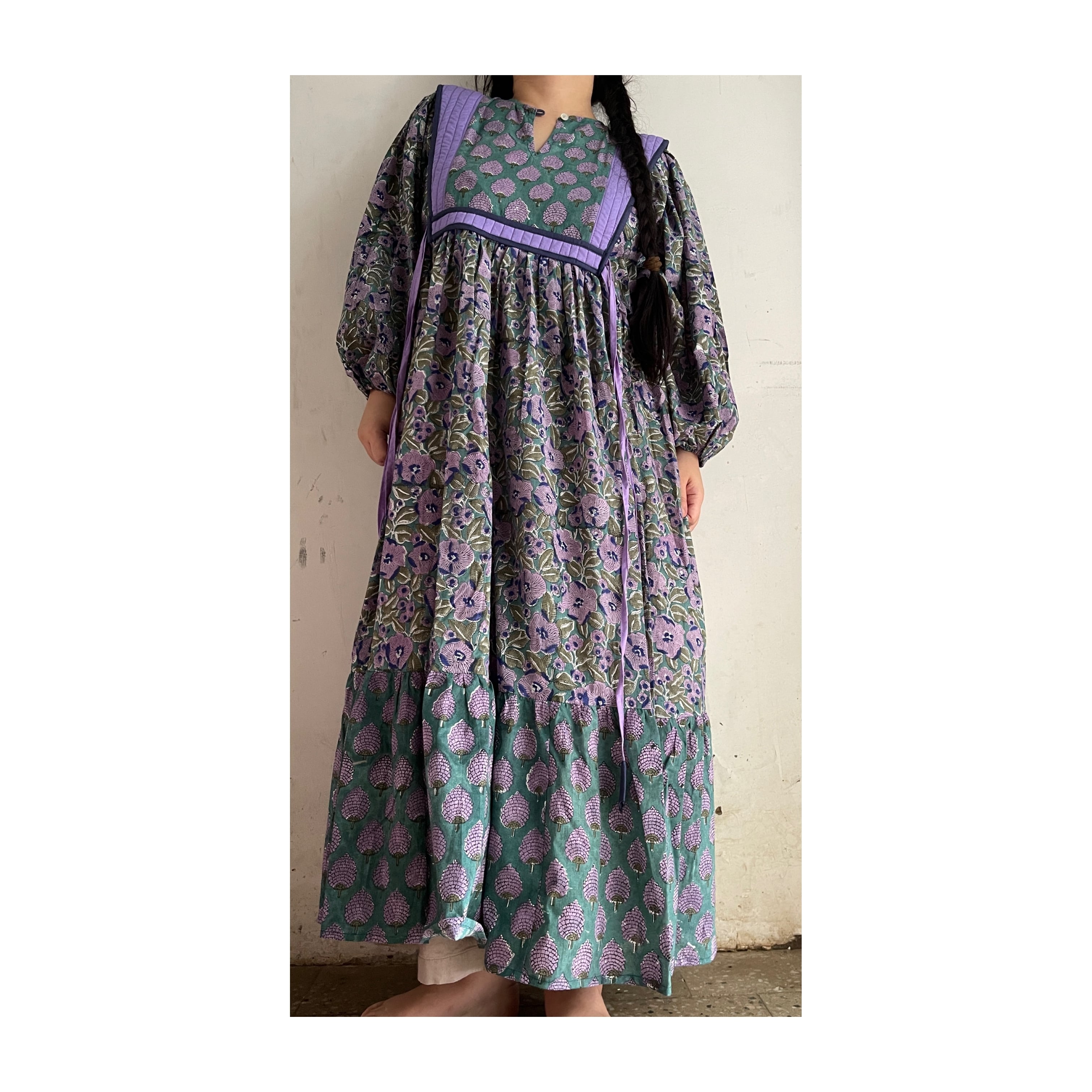 sarucheブロックプリントワンピースキルティングサイドリボン