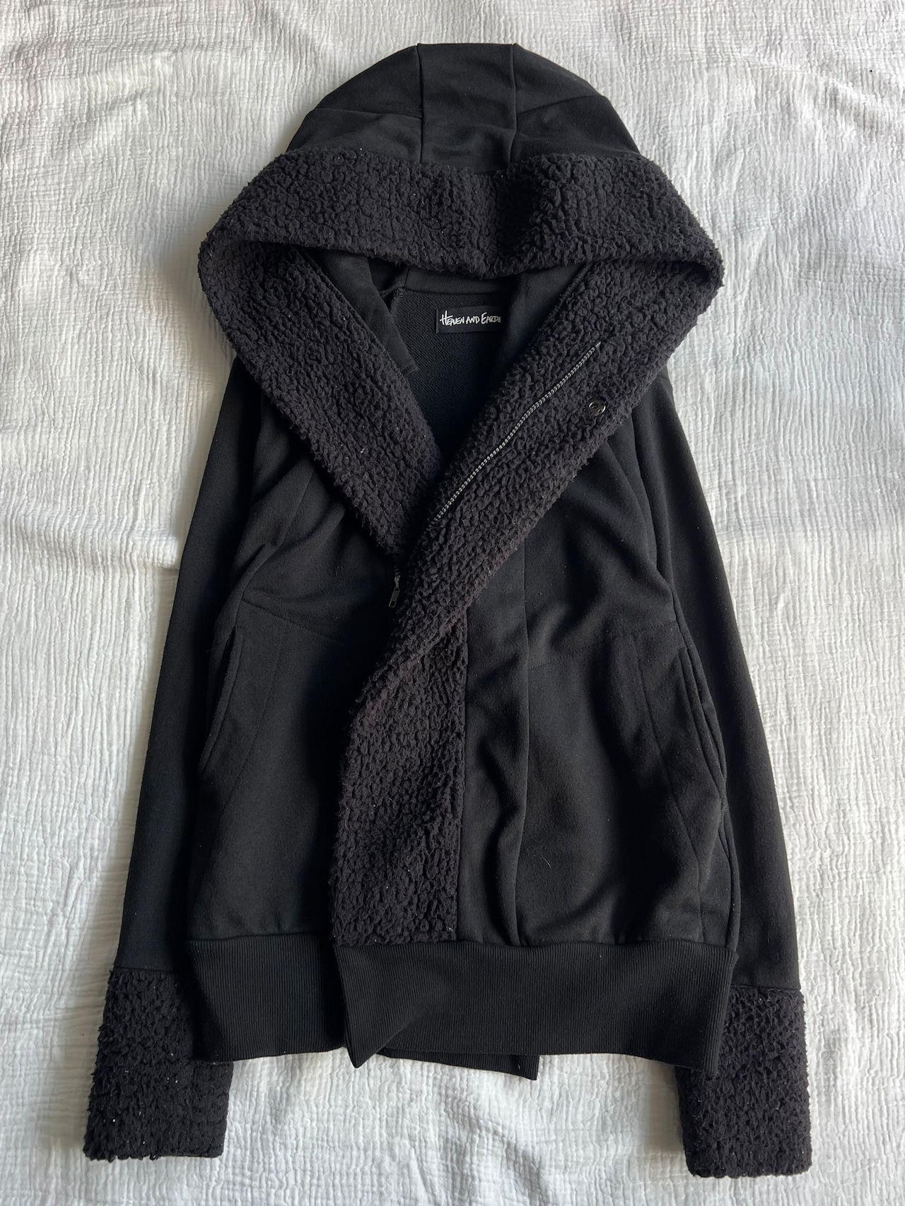 "HEAVEN AND EARTH" Deformation Boa Hoodie