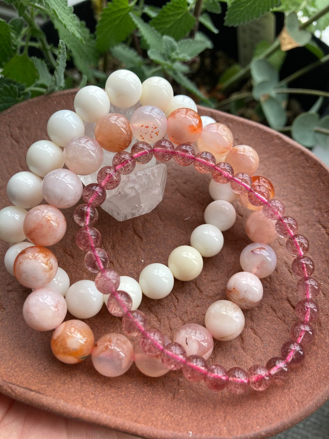 値下げ❗️ホワイト系～レッド系の天然石ブレス3本セット | Pay ID 