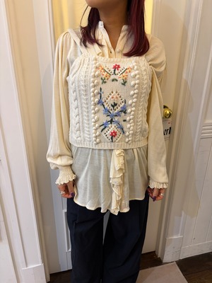 Ralph Lauren / vintage flower design white knit. (O)