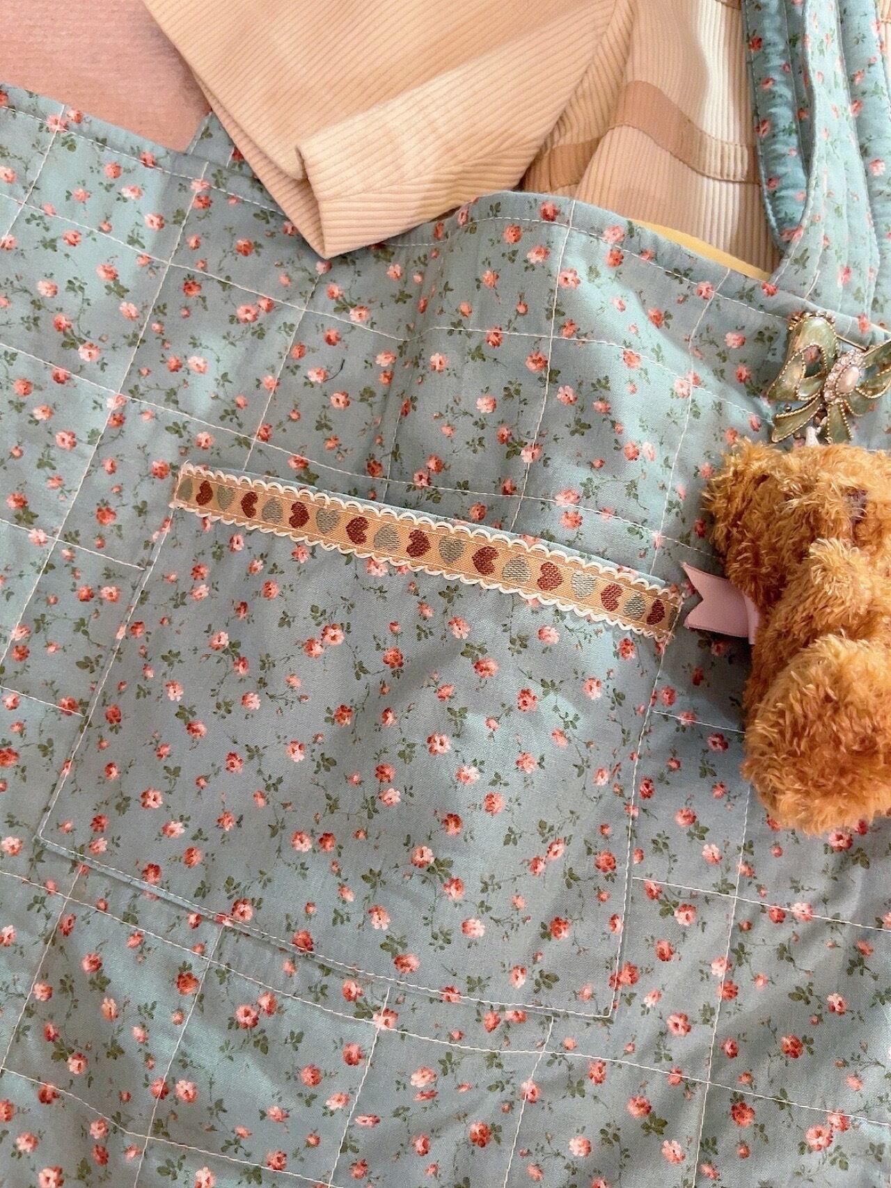 original / saxe blue flower quilting tote bag