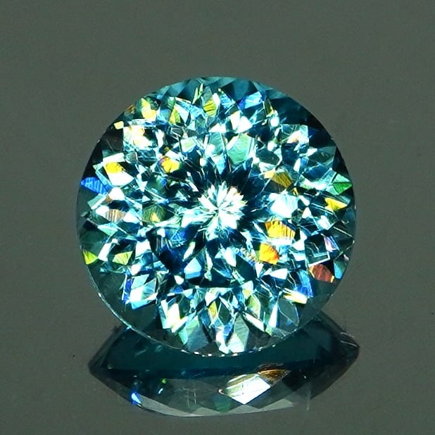 ラタナキリブルージルコン カンボジア産 1.61ct / 6.3x5.5mm前後