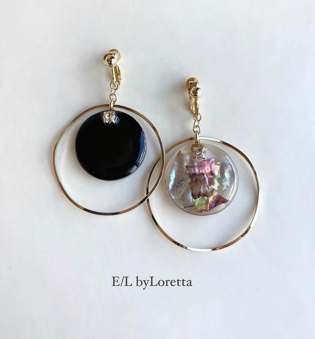 Asymmetry shell × color big hoop pierce/earring(Black)