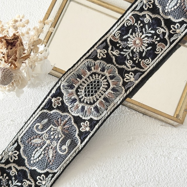 新色　フェアリードリーム[ブラック]　インド刺繍リボン　3382