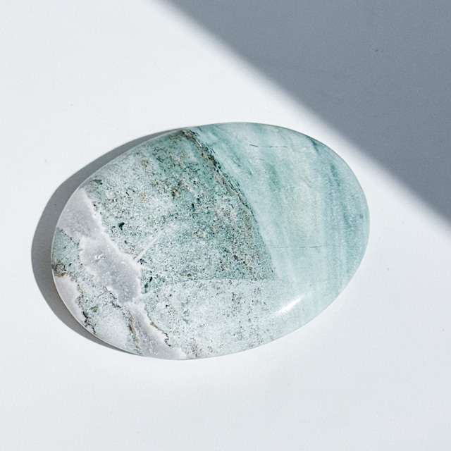 グリーンサードオニキス パームストーン24◇ Green Sardonyx ◇天然石・鉱物・パワーストーン