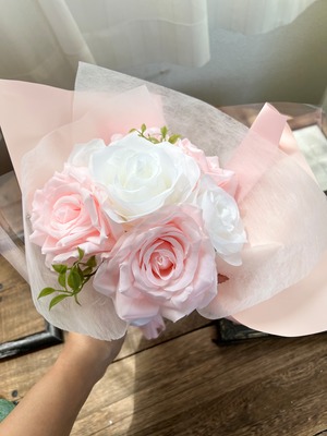白バラ×ピンクの花束☆