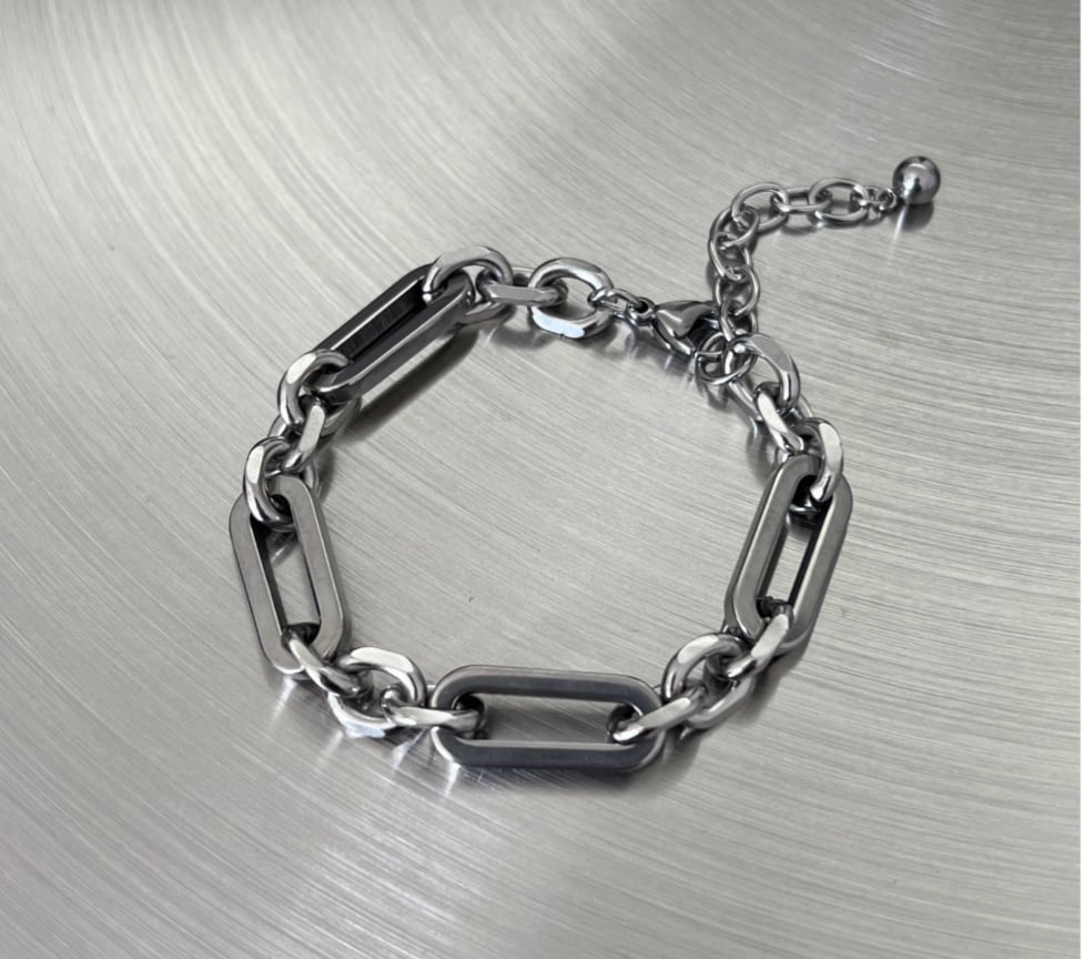 Silver design bracelet AA01