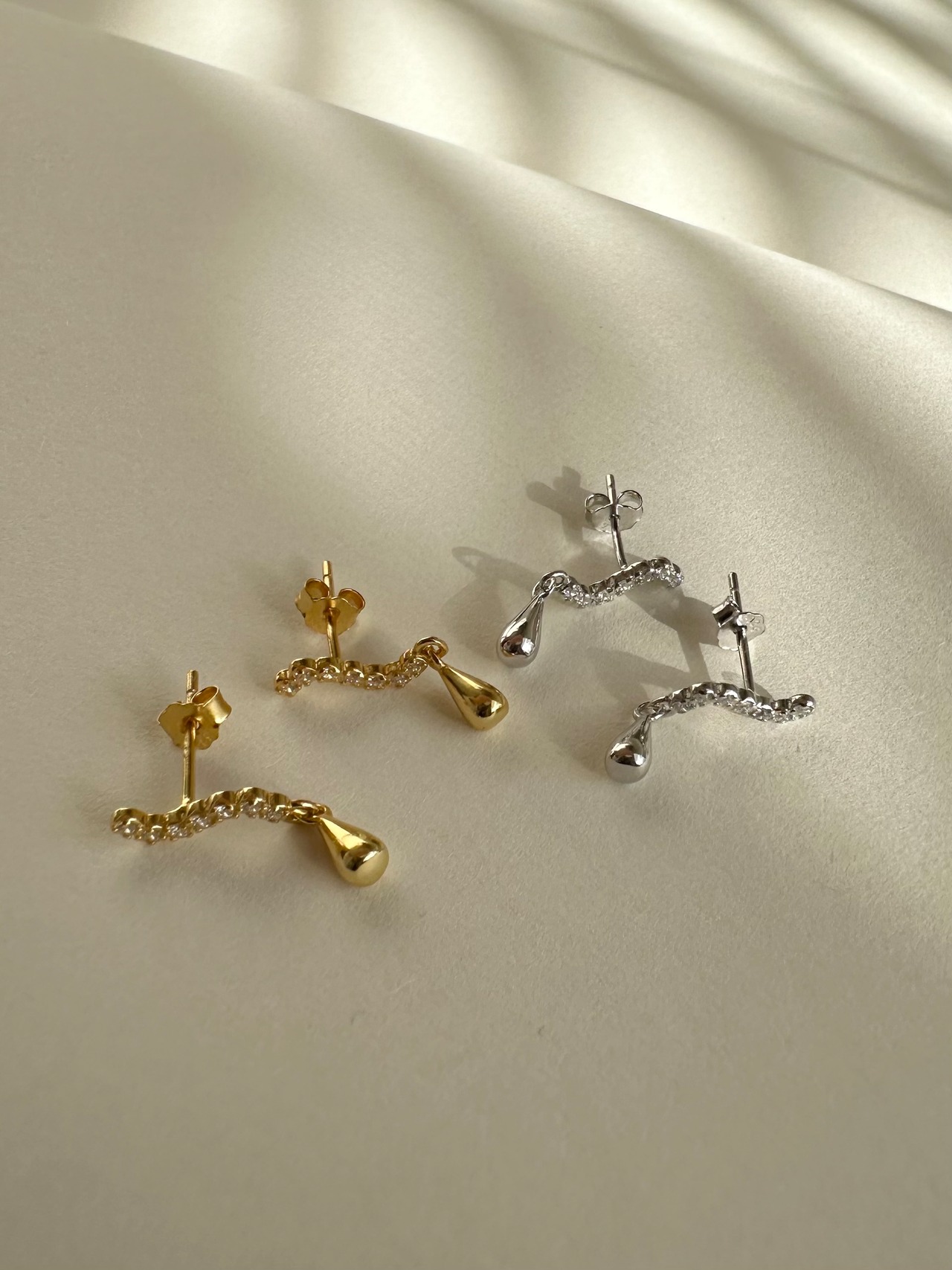 S925 ラインストーンドロップピアス