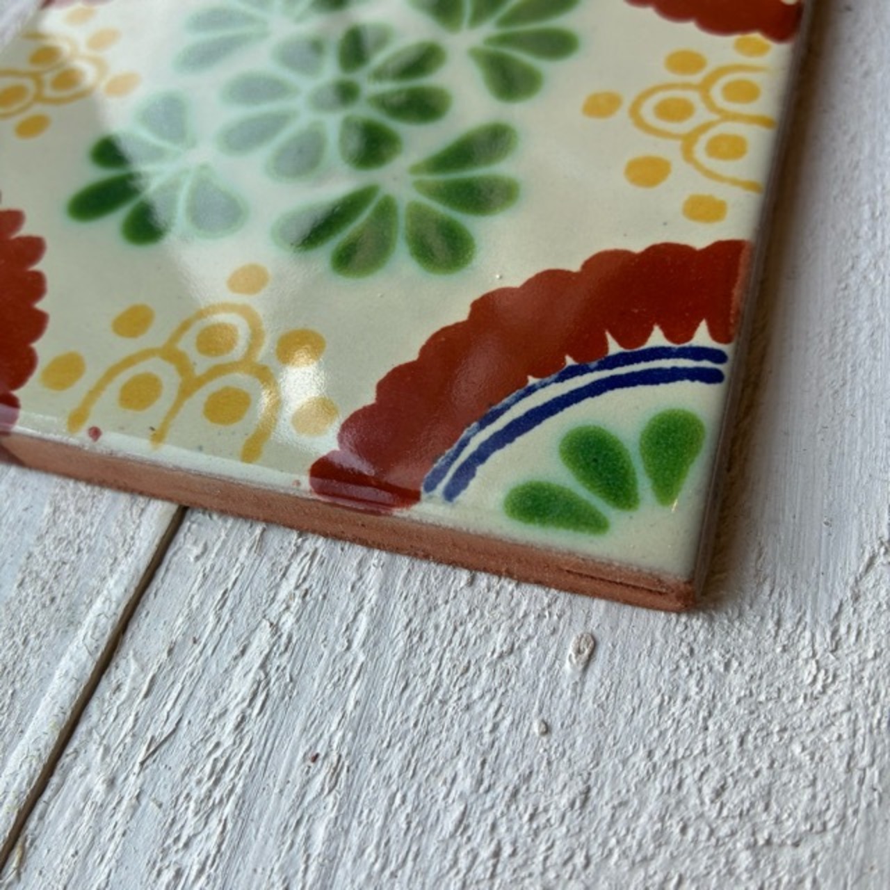 Mexico Talavera tile　メキシコタラベラタイル　009　草木柄　フラワー　イエロー　ホワイト　10cm　コースター　鍋敷き　DIY　モザイクタイル　柄タイル　室内壁　室外壁　デザインタイル　レトロ　アートタイル　ハンドメイド