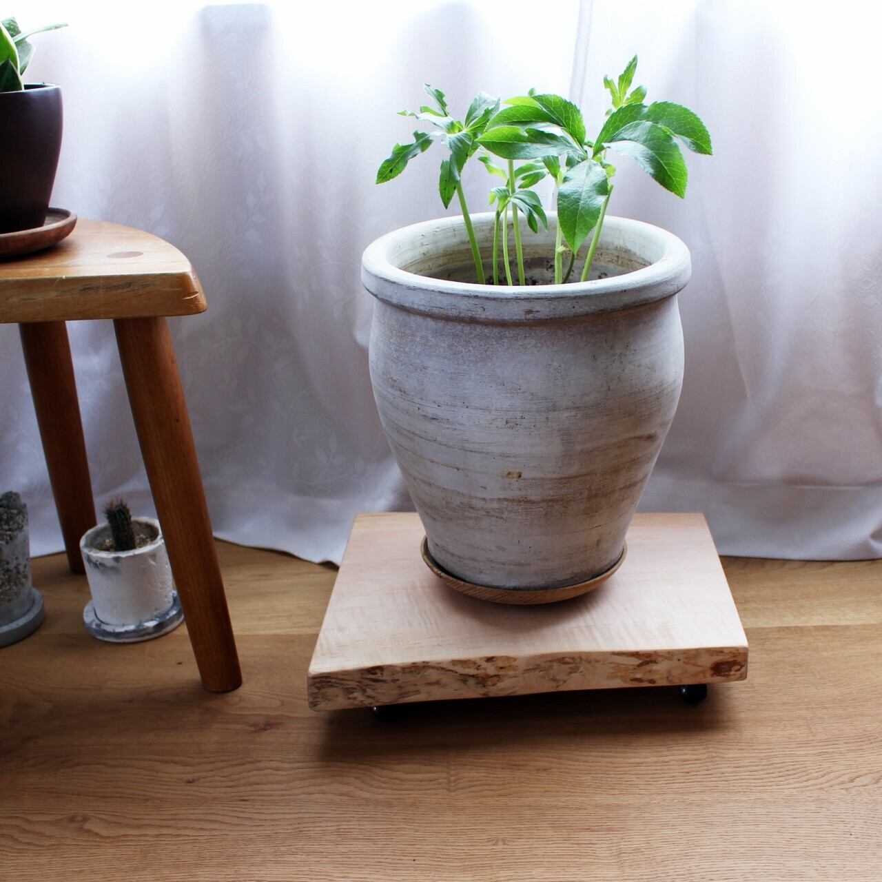 花台　木彫 ホワイトウォッシュ彫刻花台（Lサイズ）