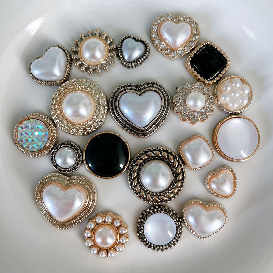 144 ボタン盛りカボション✖︎CCBチャーム✖︎パール等々　ピアスorイヤリング 144 ボタン盛りカボション✖︎CCBチャーム✖︎パール等々 ピアスor