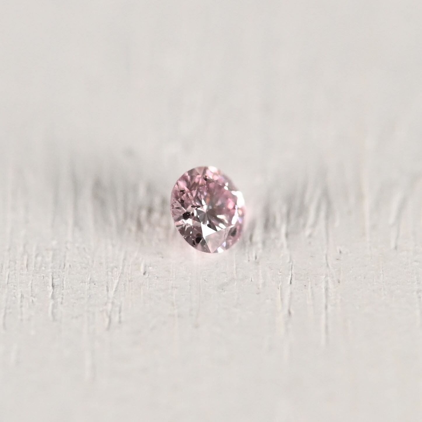ピンクダイヤモンド 0.029ct（ソーティング付き）