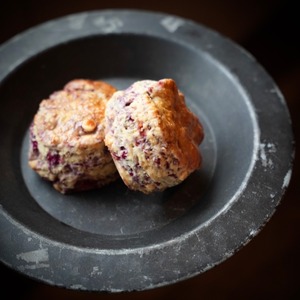 【フランボワーズとホワイトチョコ】スコーン