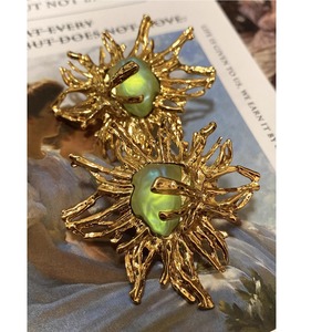 aurora stone statement e floral stud earrings < a101556>