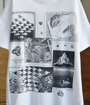 VINTAGE 90s ART T-shirt -Maurits Cornelis Escher-