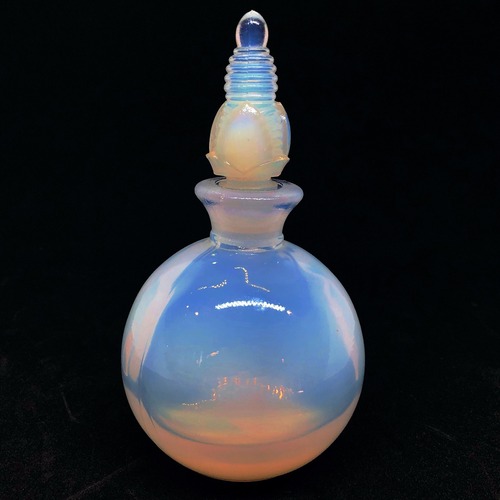 オパールセントガラスの香水瓶（オーヴ）