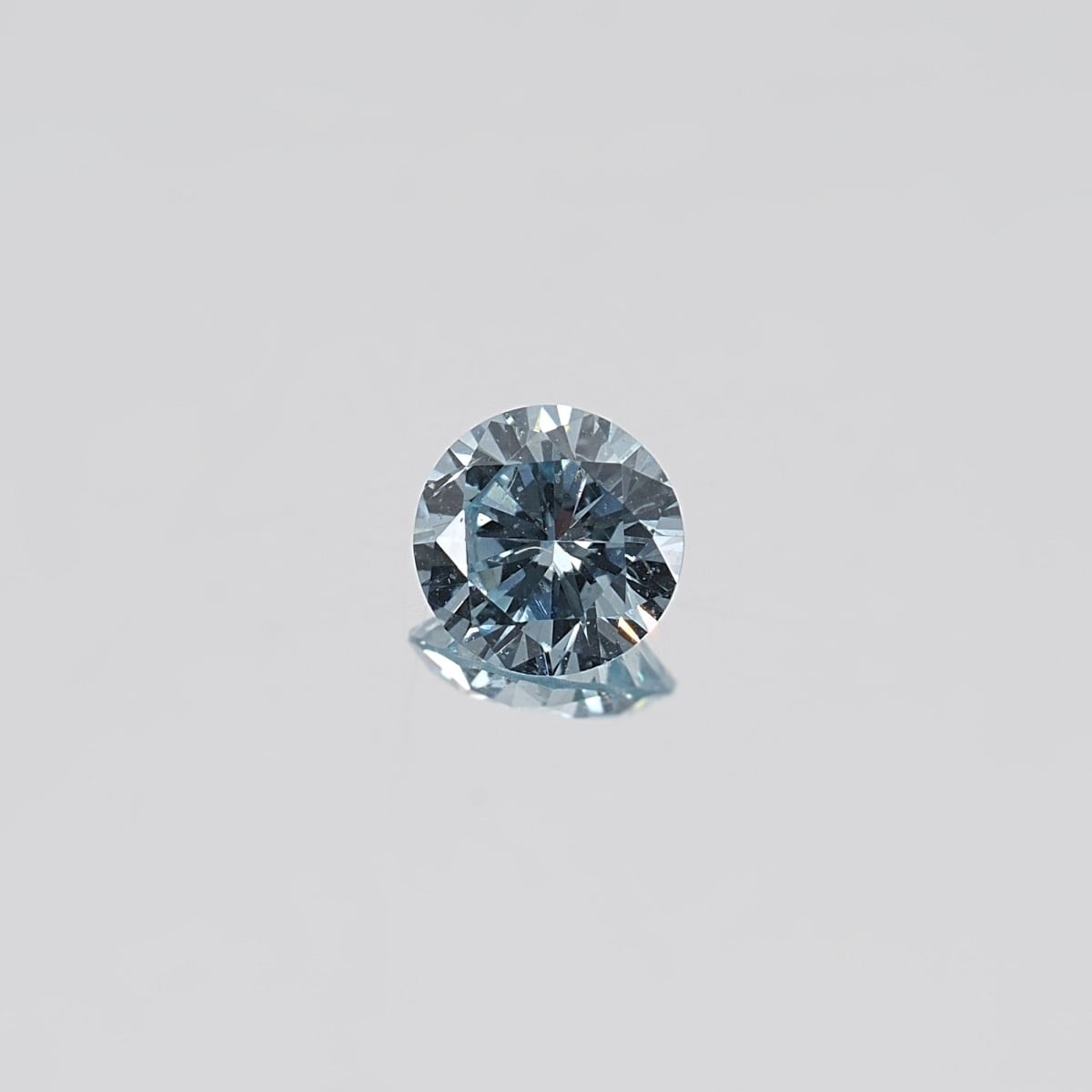 アイスブルーダイヤモンド 0.04ct ラウンド トリート | One Loose