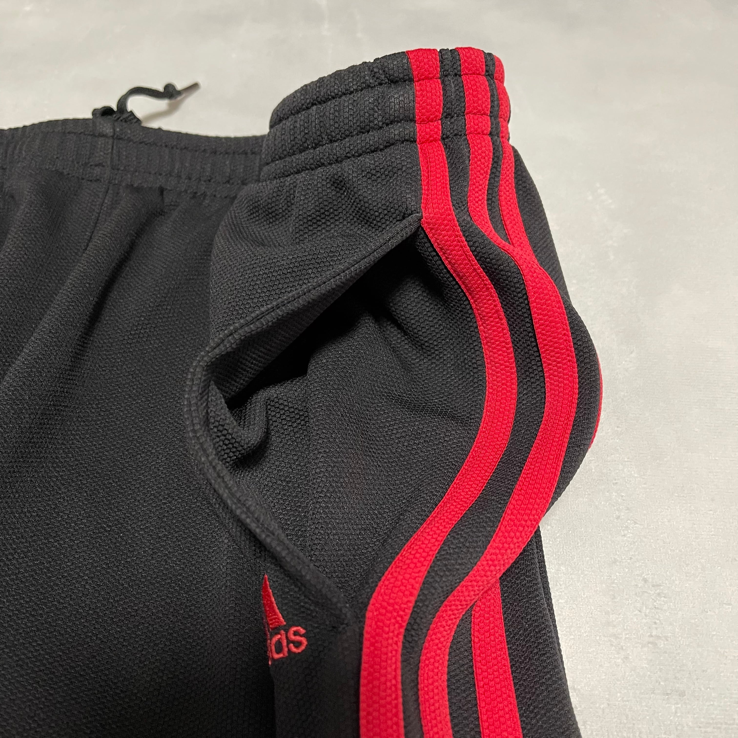 adidas ジャージ　パンツ　赤　黒　サイズM