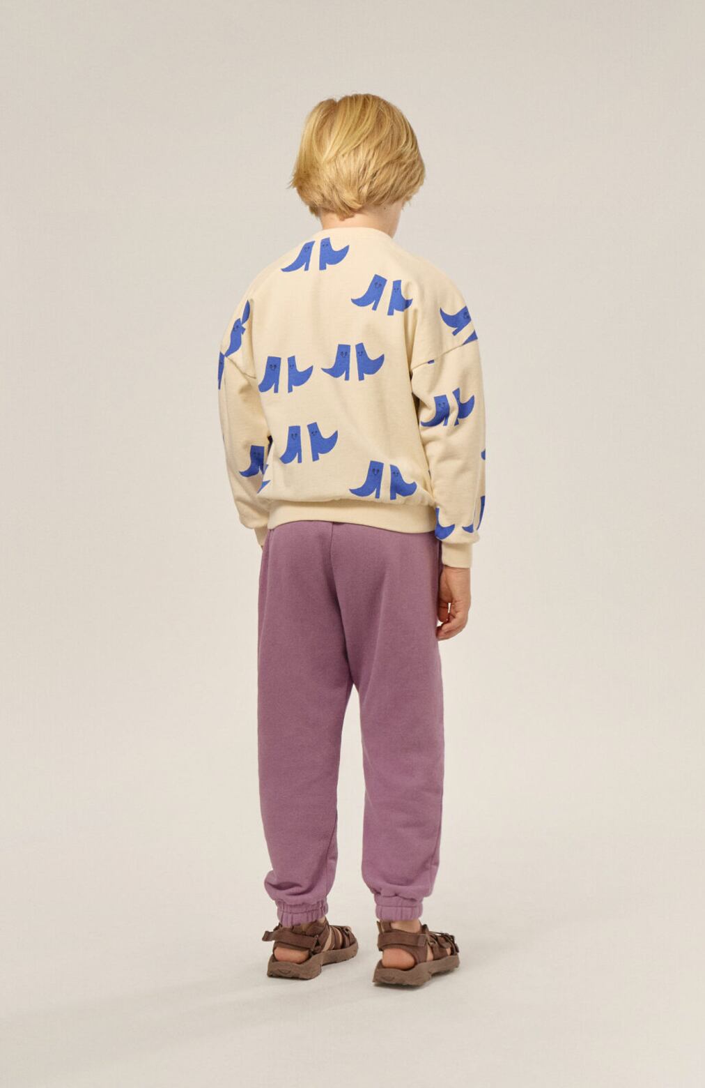 the campamento】Happy Boots Allover Oversized Kids Sweatshirt | Loulou