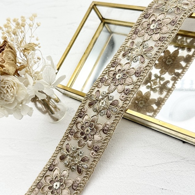 ロイヤル　[ベージュ]インド刺繍リボン　2647