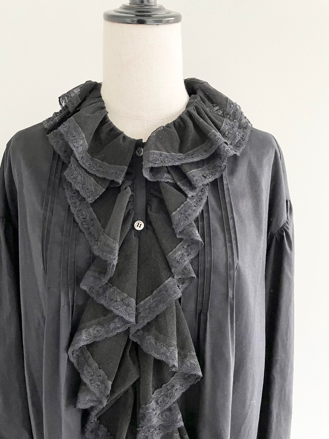 Bilitis dix-sept ans Ruffle Collar Blouse | KOKO
