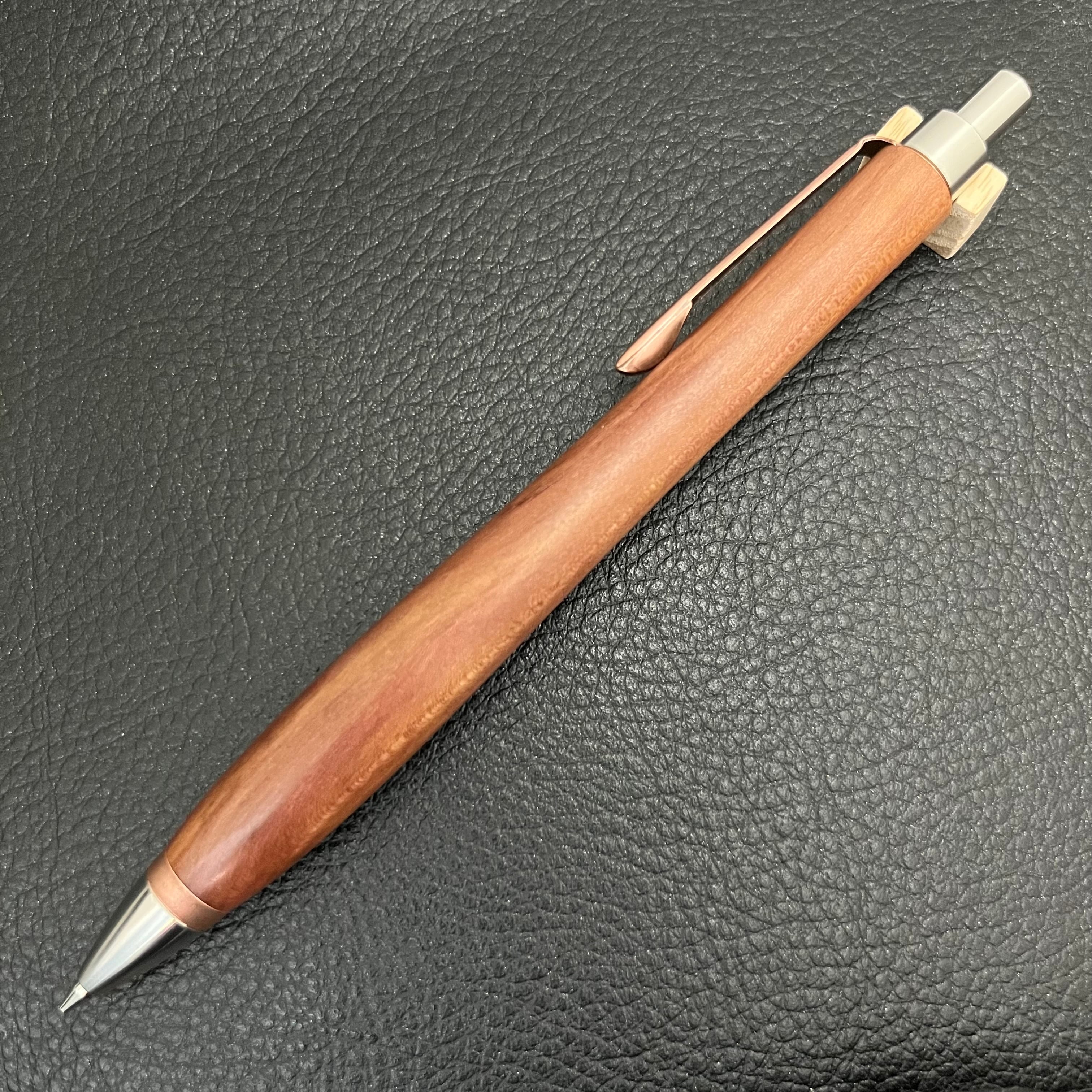 【新品】ウッドペンクラフト　紅梅　ボールペン feaf9227d847e414a6e97d74733180