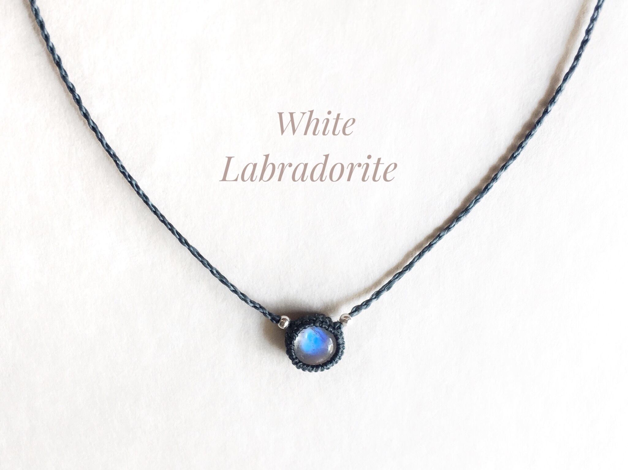 ホワイトラブラドライト macramé necklace