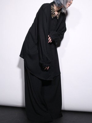 beautiful decoration collar over silhouette sheer shirt