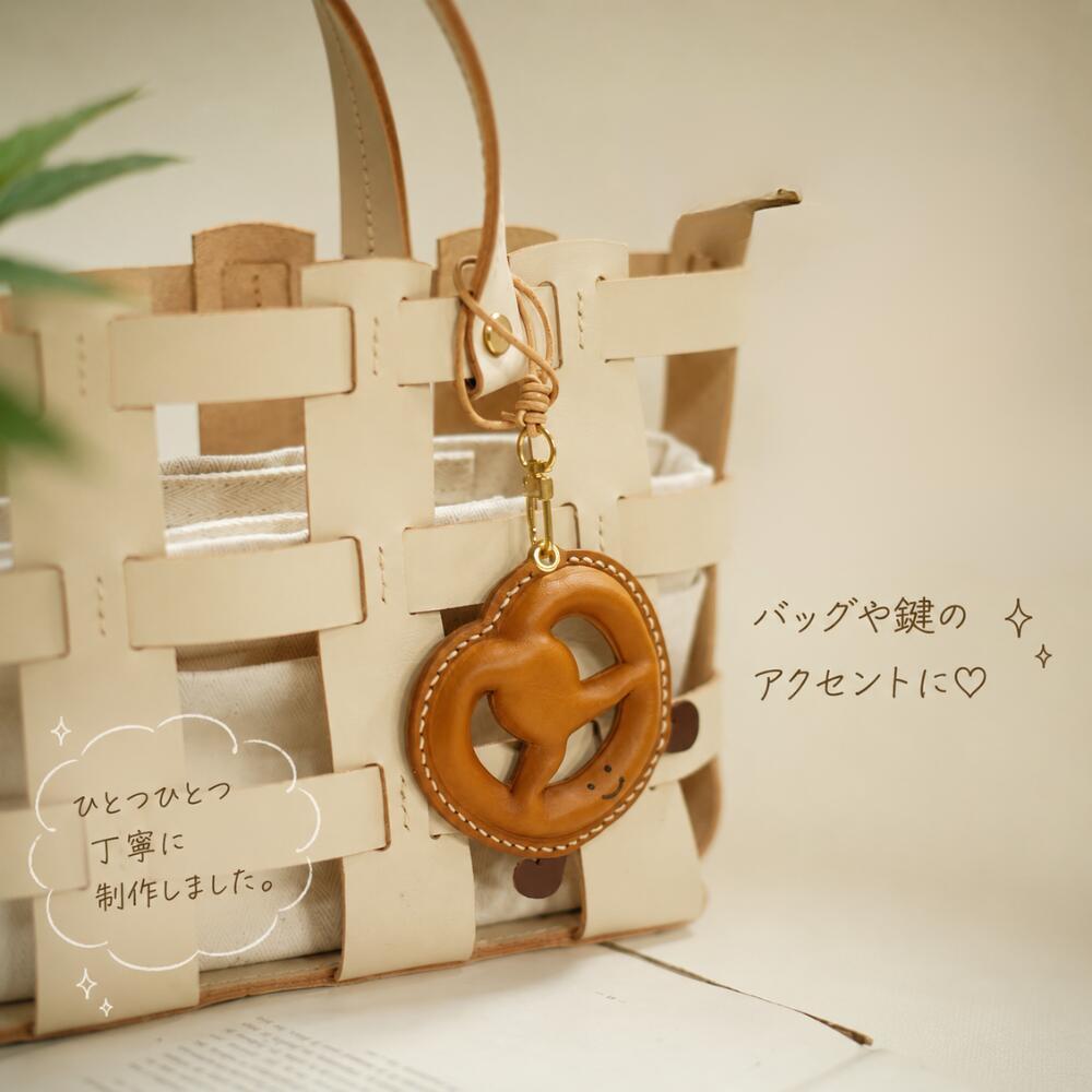 本革 レザーチャーム バッグチャーム キーホルダー ハンドメイド