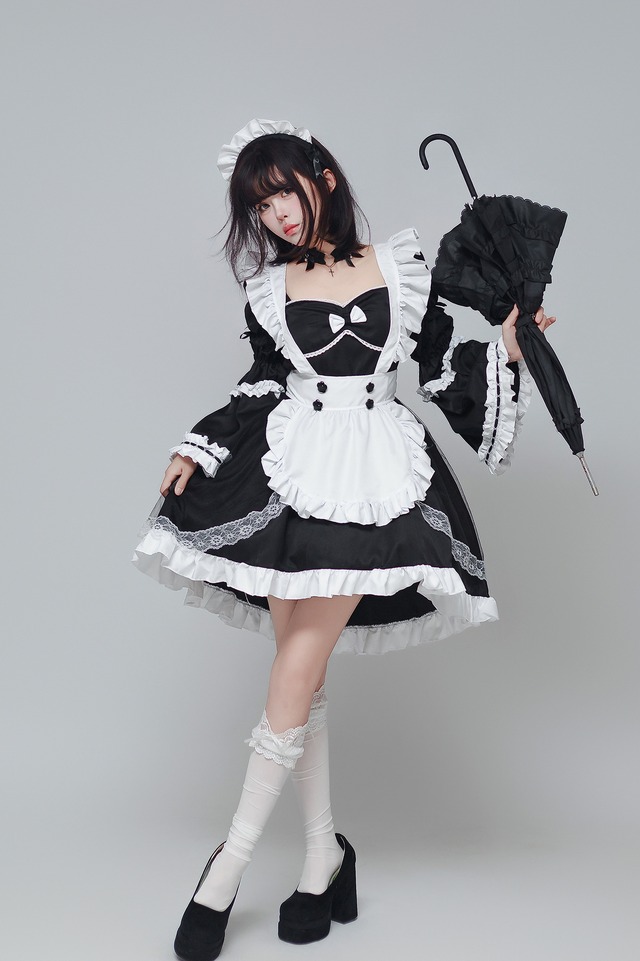 〔メイド〕クラシックメイドコスチューム｜フリルエプロン付きメイドワンピース（ブラック×ホワイト）