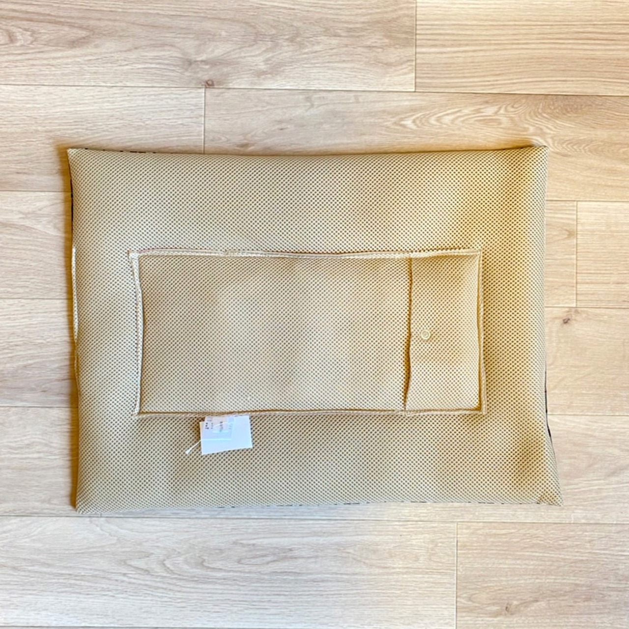 ※開封未使用品【冬の寒さ対策に！カイロ、保冷剤が入るメッシュマット,保冷剤付き】（子猫柄/イエロー）キャリーバッグの中にピッタリサイズ！ （専用保冷剤3個付き）※カイロは付いておりません