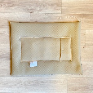 ※開封未使用品【冬の寒さ対策に！カイロ、保冷剤が入るメッシュマット,保冷剤付き】（子猫柄/イエロー）キャリーバッグの中にピッタリサイズ！ （専用保冷剤3個付き）※カイロは付いておりません