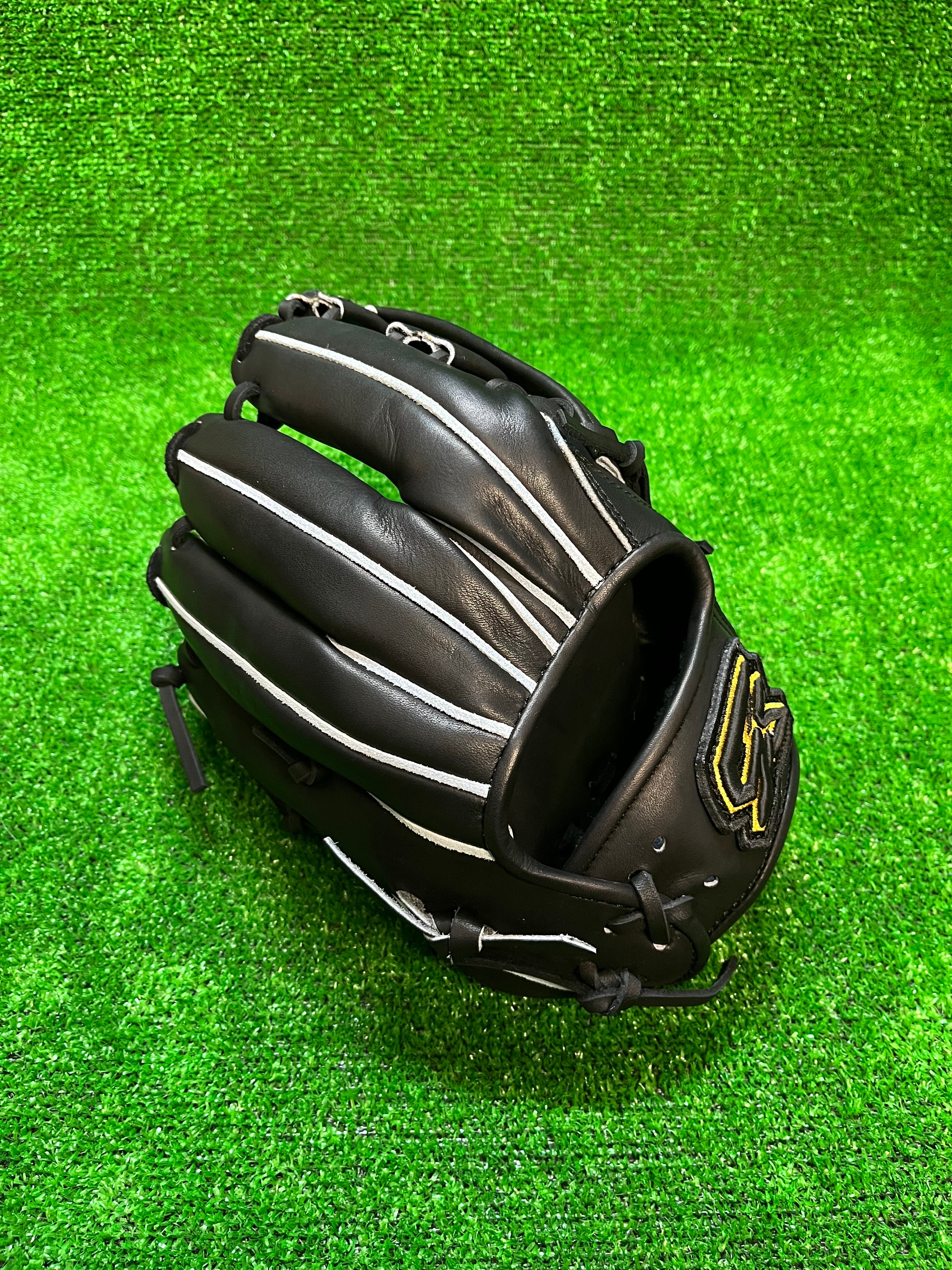 【美品】GS 5周年記念　鬼サード　軟式　グローブ　内野　ゴリラスポーツ 軟式 仕様 グラブ GSグローブ 5周年記念 内野手用 鬼サード型 エッジ