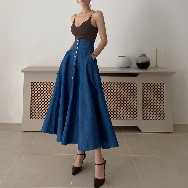 スカート レディース ロングスカート マキシスカート デニムスカート ロング丈 マキシ丈 フレア 裾フレア ウエストマーク ハイウエスト 前開き ボタン かわいい 大人可愛い シンプル カジュアル おしゃれ かっこいい おとな ナチュラル こなれ感 ラフ スポーティー キュート 個性的 レトロ 無地 OL 通勤 学生 通学 デート 女子会 休日 リゾート 旅行 S M 春 夏 秋 冬 10代 20代 30代 ママ 韓国系 着回し 普段使い 体型カバー 楽ちん 脚長 モテ トレンド ハイウエスト 送料無料