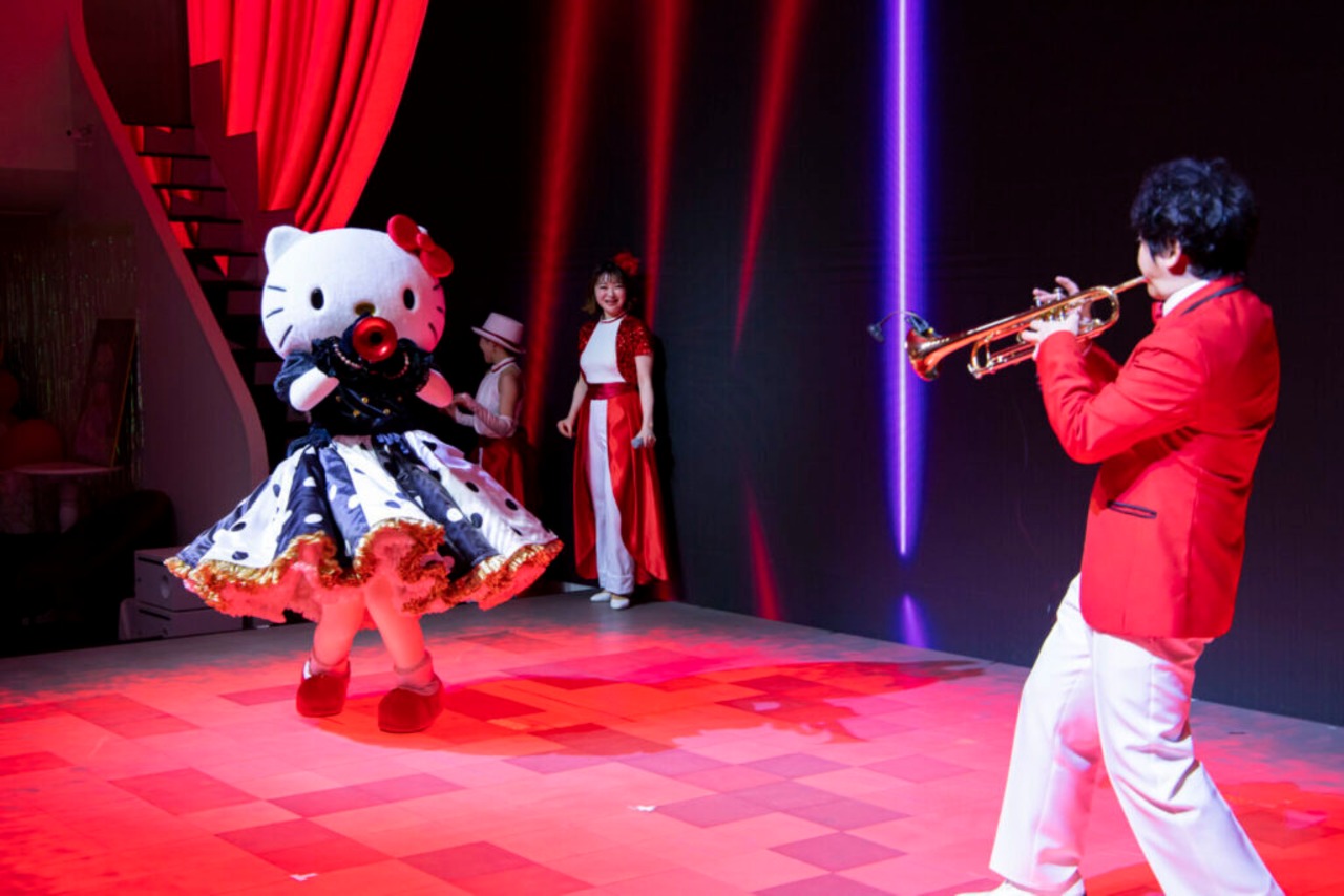 【HELLO KITTY SHOW BOX】 マスコット（全2種）