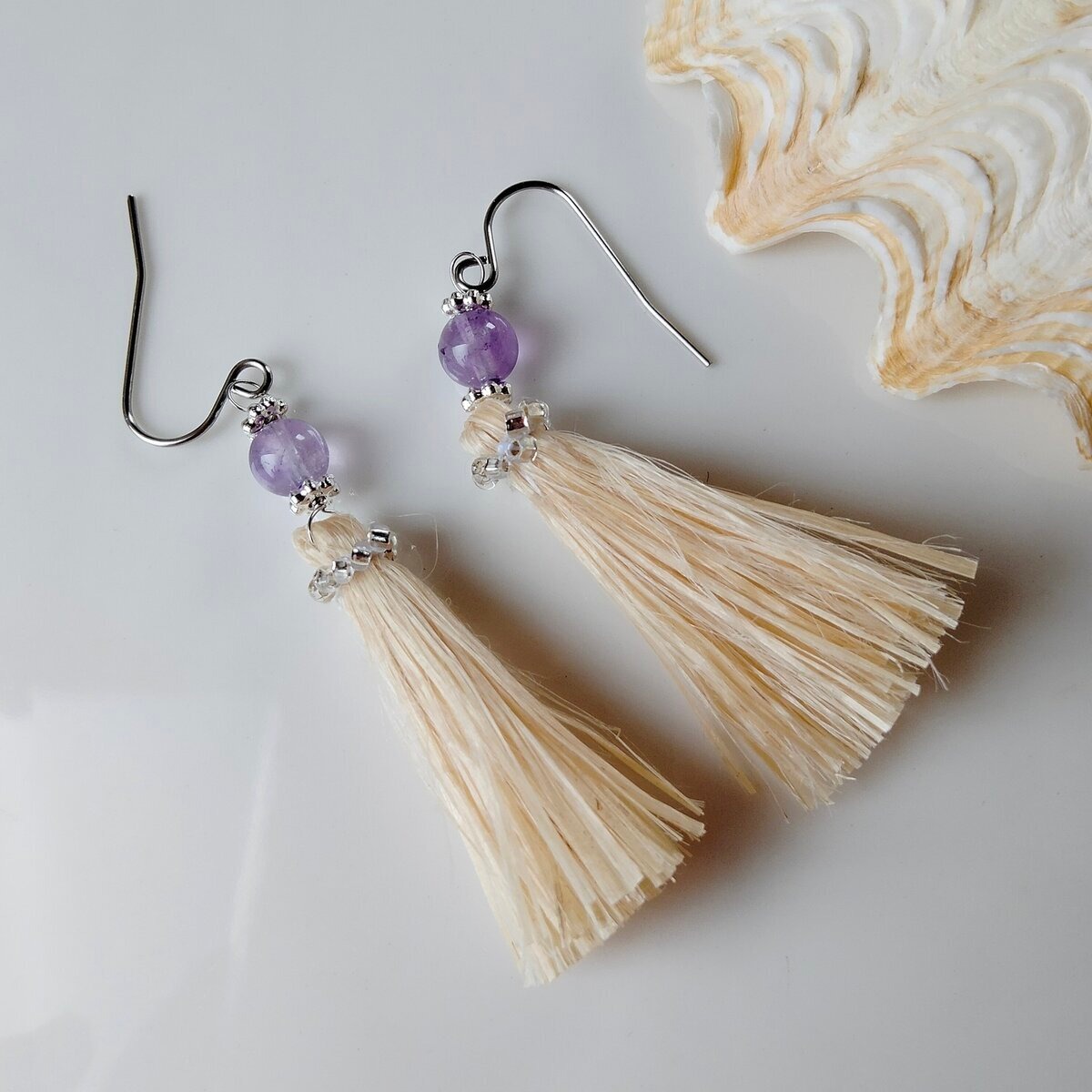 アメジスト◇精麻タッセルピアス＊ビーズ刺繍イヤリング小粒天然石紫 