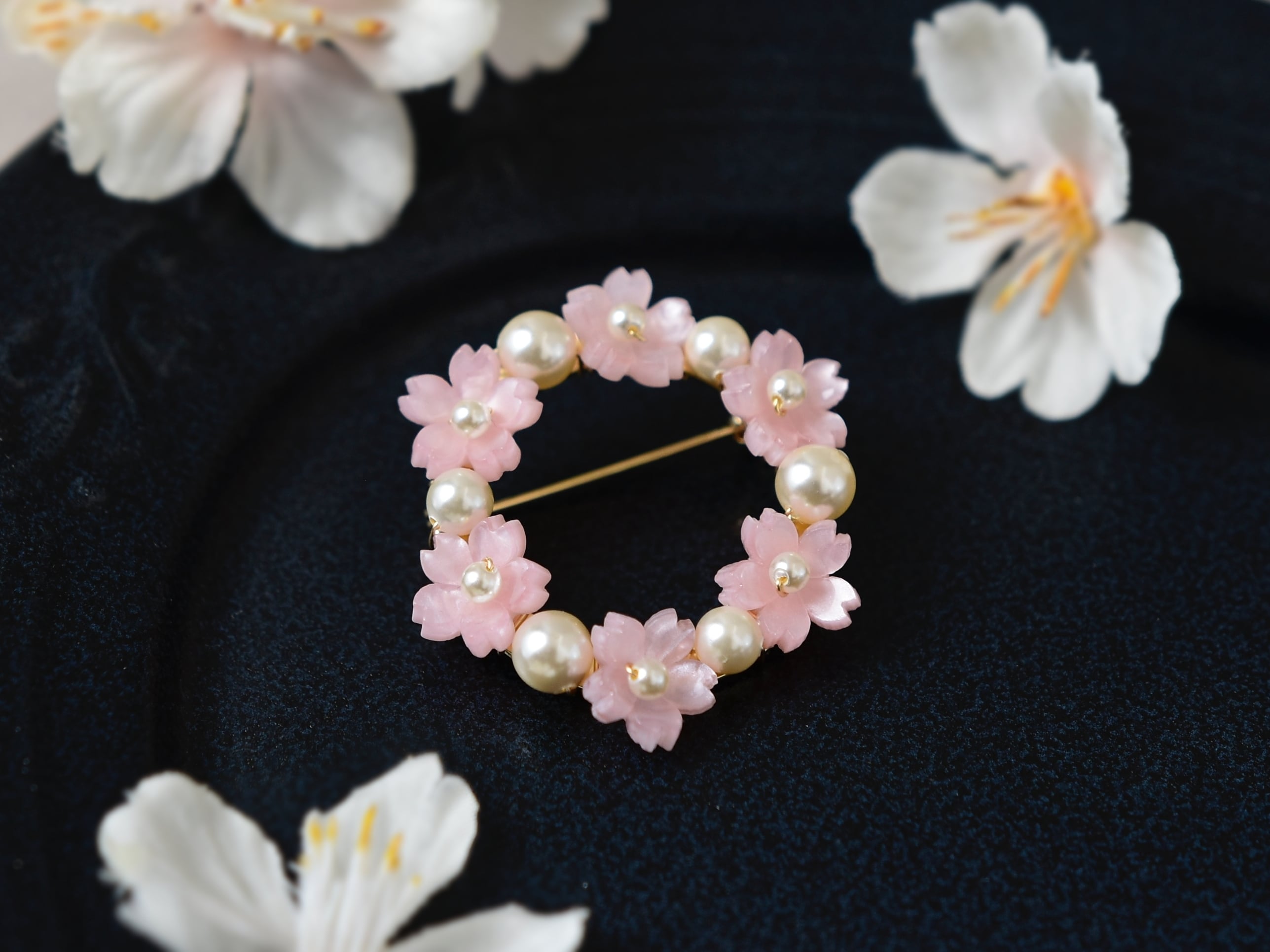 春限定【ブローチ】ピンクの桜とパールの花束リース(春爛漫・Ⅰ)