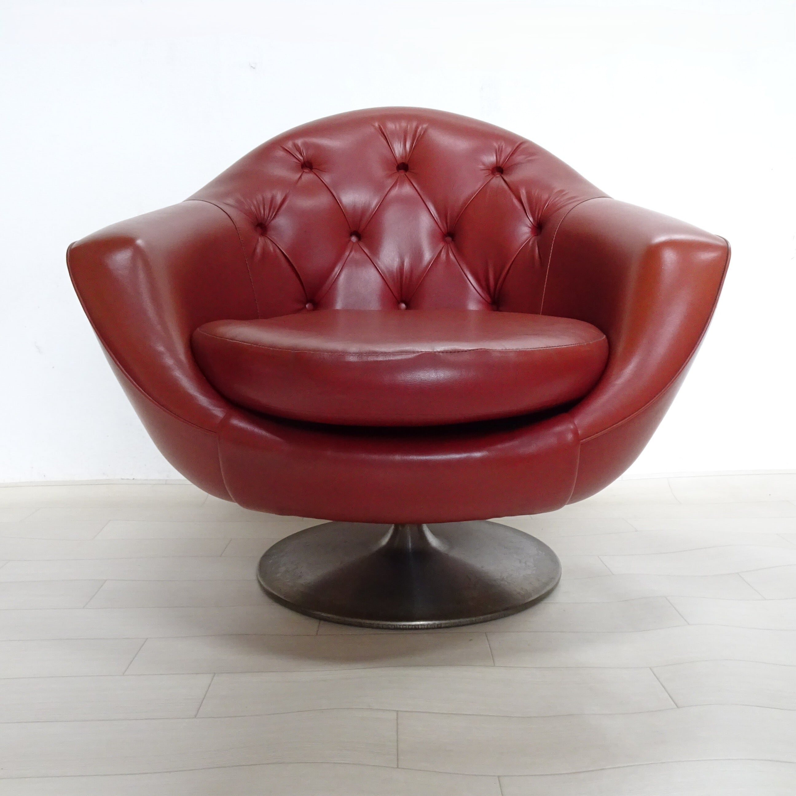 赤いラウンジチェア | 純喫茶家具の村田商會